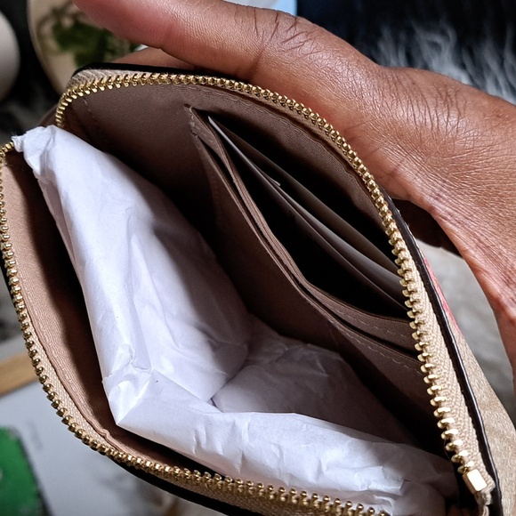 Coach NWTs Corner Zip Floral Print Wristlet - Picture 5 of 5